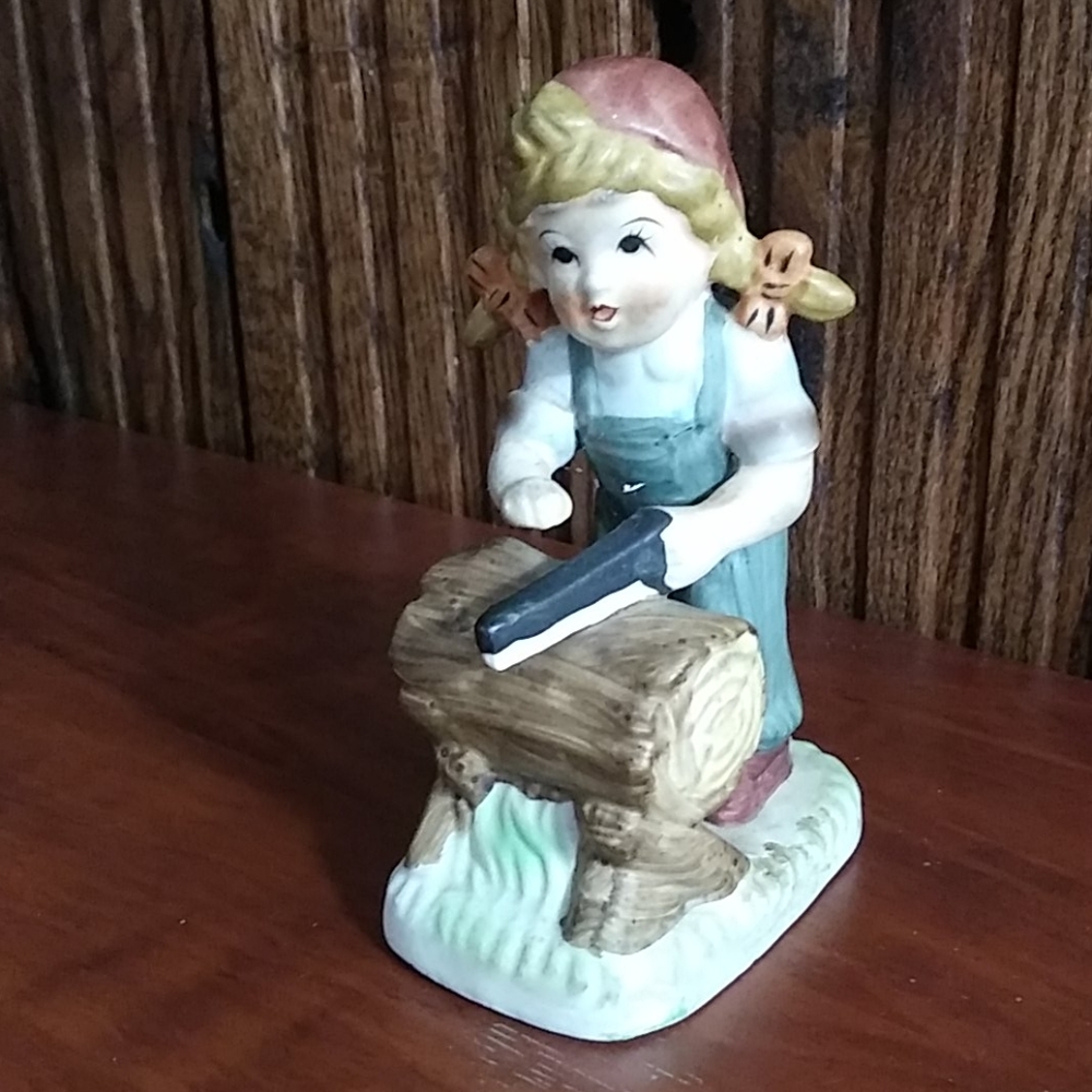 FREE Figurine
